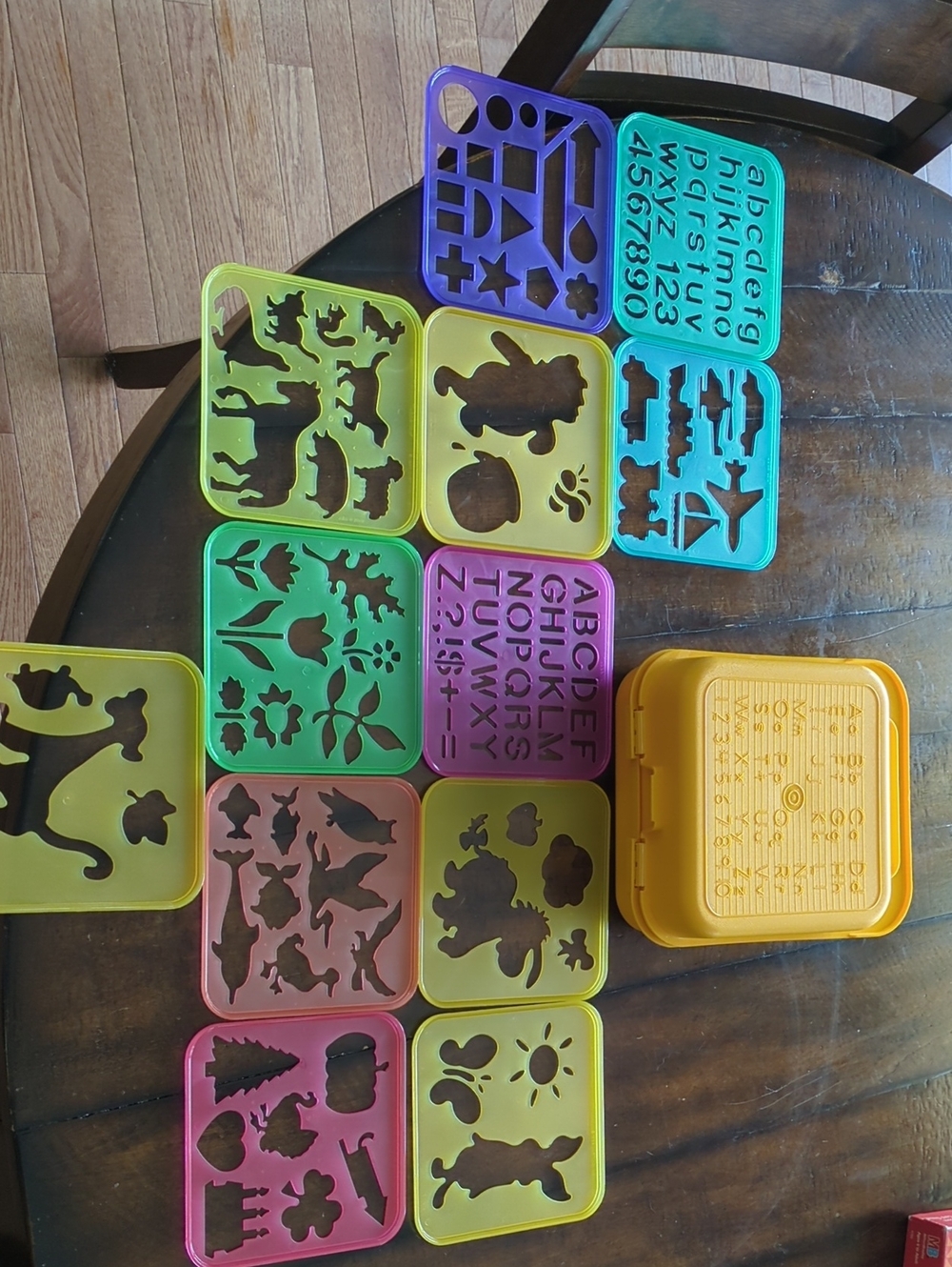 Tupperware Kids Stencil Set - Yellow, Green, Pink, Purple, Blue, Teal